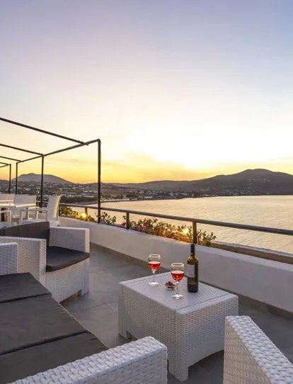 HIPPOCAMPUS HOTEL ΝΑΟΥΣΑ ΠΑΡΟΣ